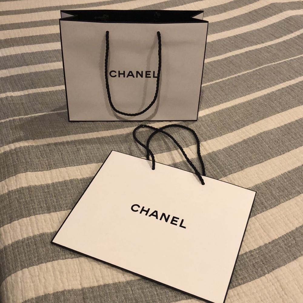 CHANEL Gift Bag